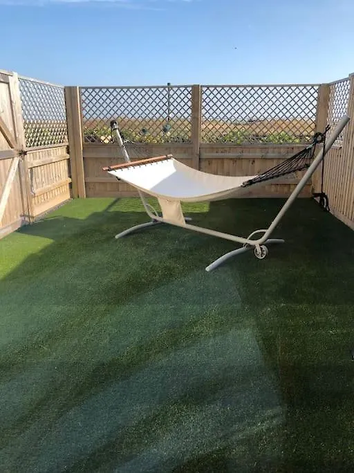 Apartment 3 Bed Garden Apt, Clifftop, Sleeps 8 With Parking And Lazy Spa Bournemouth United Kingdom